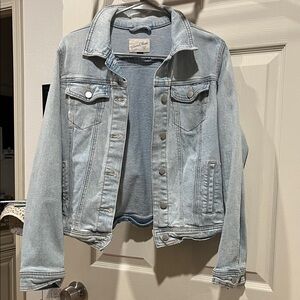 Universal Thread Light Wash Denim Jacket